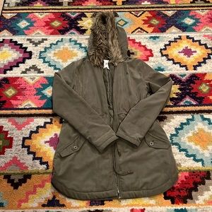 Green Coat, faux fur trim hood - size small